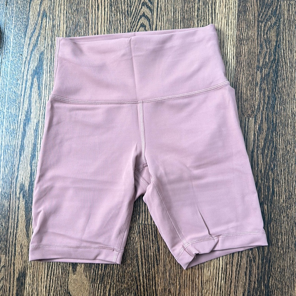 Lululemon 8” wonder train biker shorts. Dusty Rose color. Size 6. EUC